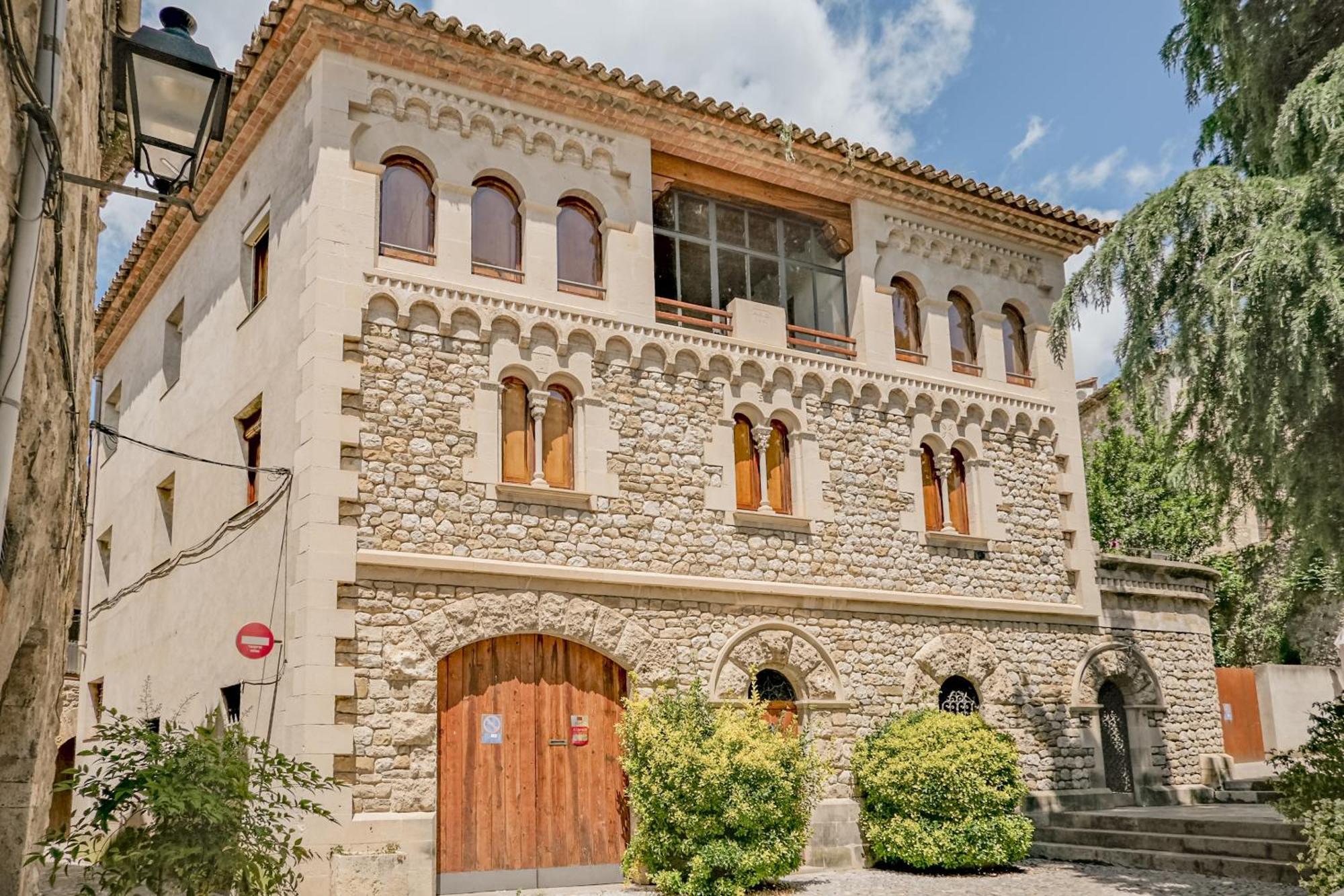 Can Severi Casa Con Historia En Besalú Exterior foto